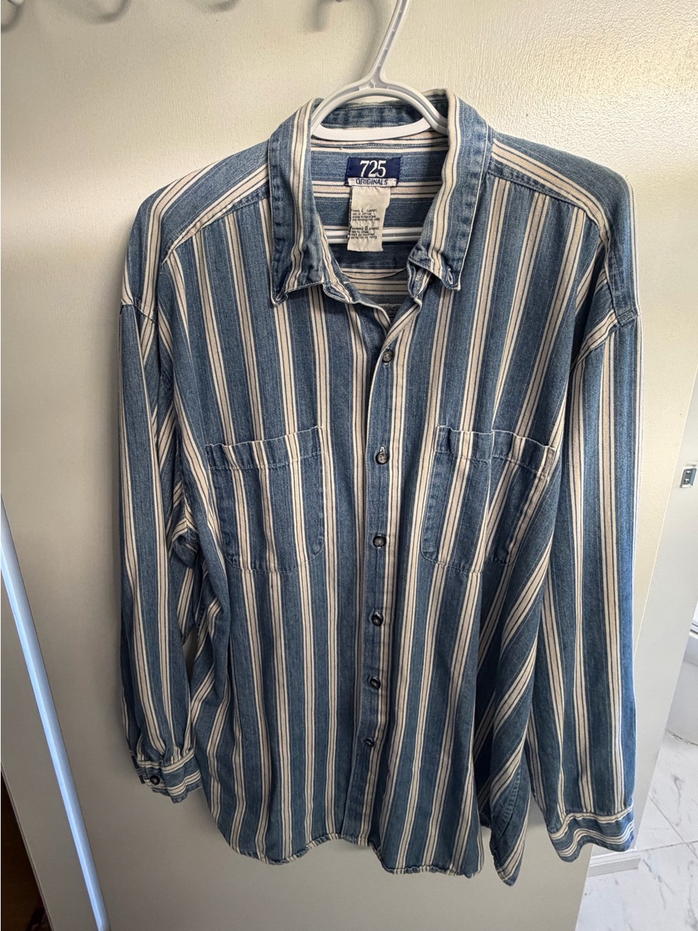 725 Originals denim blue and beige striped button down size Large